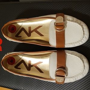 White Anne Klein loafers, nvw. Size 6